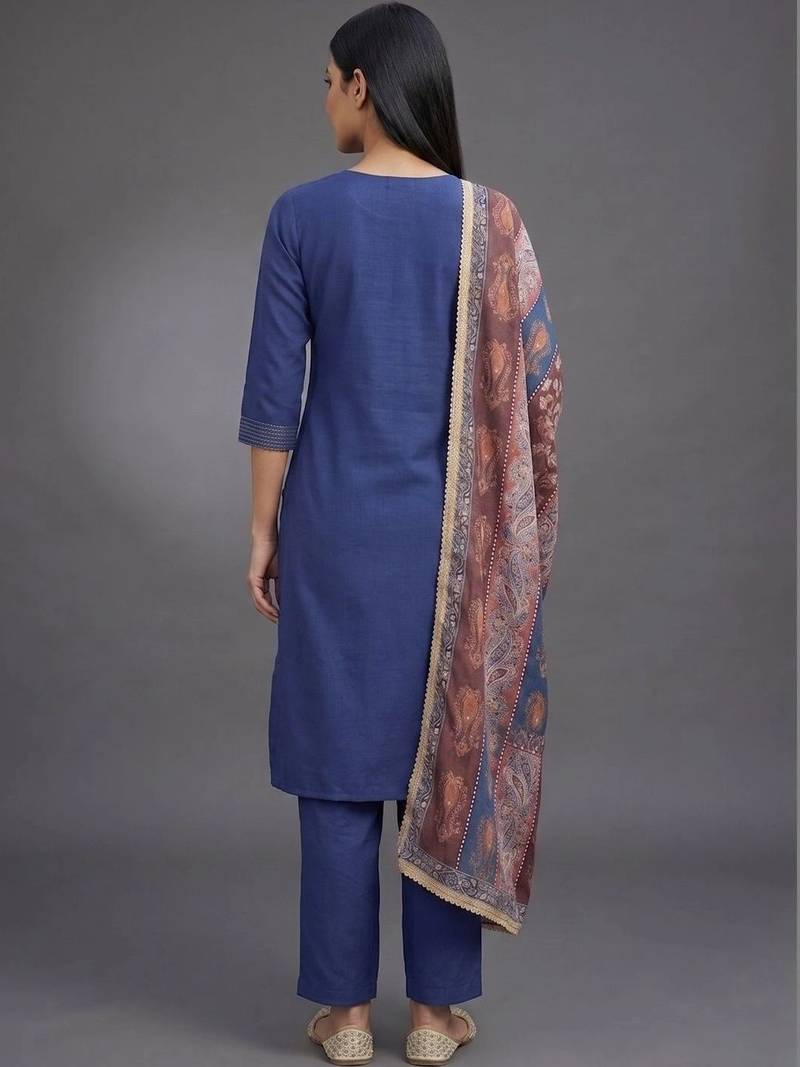 smart women kurta with trousers with dupatta