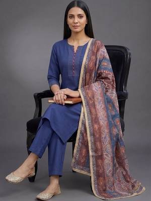 smart women kurta with trousers with dupatta 6