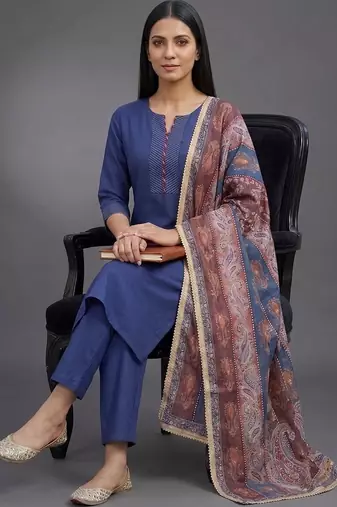 smart women kurta with trousers with dupatta