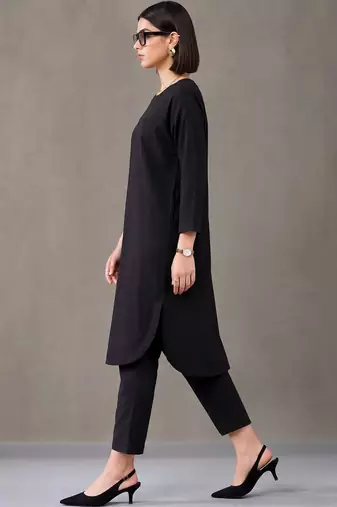 everyday workwear solid cotton kurta sets