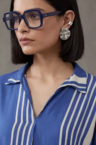 women striped regular kurta with trousers