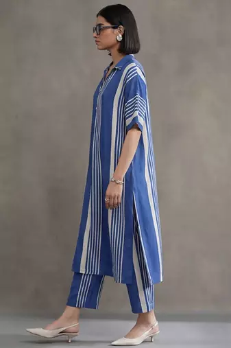 women striped regular kurta with trousers
