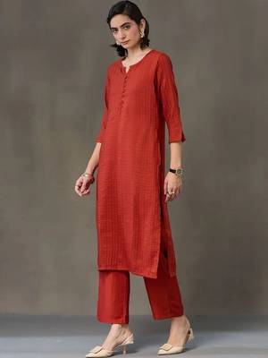 tailored women kurta with trousers 3