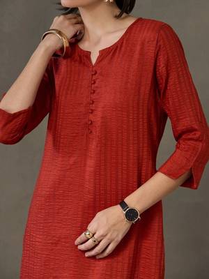 tailored women kurta with trousers 7
