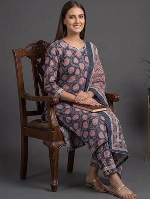 tailored women printed kurta with trousers with dupatta 4