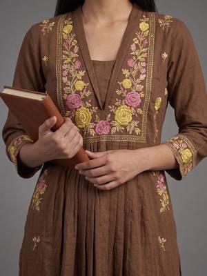 tailored women embroidered kurta with palazzos 4