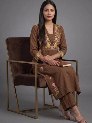 tailored women embroidered kurta with palazzos 7