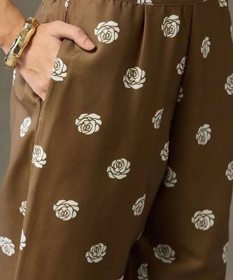 everyday workwear women printed kurta with trousers 4