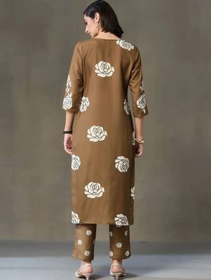 everyday workwear women printed kurta with trousers 7