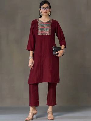 tailored women embroidered kurta with trousers 2