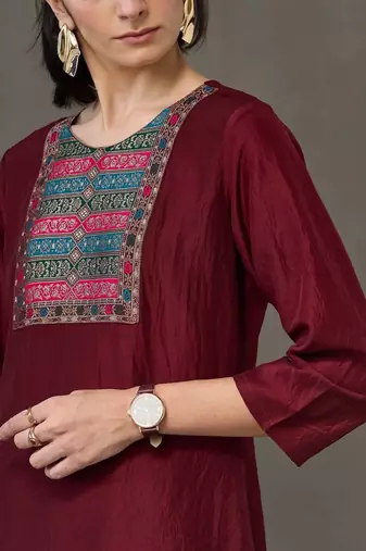 tailored women embroidered kurta with trousers