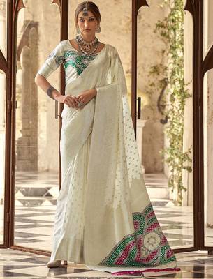 off_white woven design zari banarasi saree 1