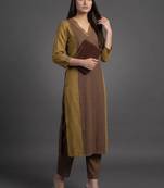 smart women colourblocked kurta with trousers