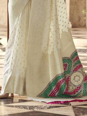 off_white woven design zari banarasi saree 4