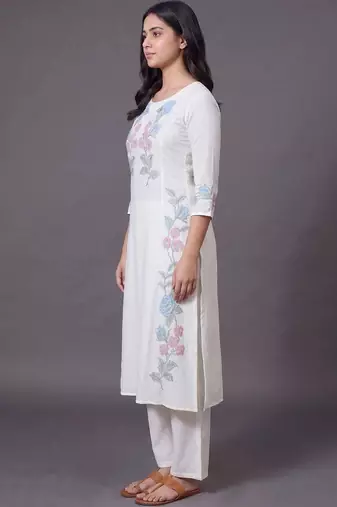 women floral embroidered regular thread work kurta with trousers