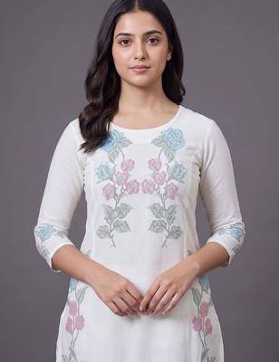 women floral embroidered regular thread work kurta with trousers 7