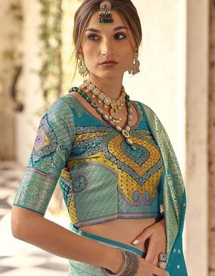 blue woven design zari silk blend banarasi saree 4