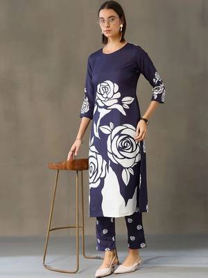 smart women printed kurta with trousers 1