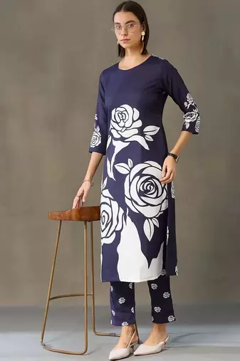 smart women printed kurta with trousers