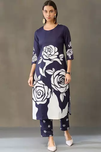 smart women printed kurta with trousers