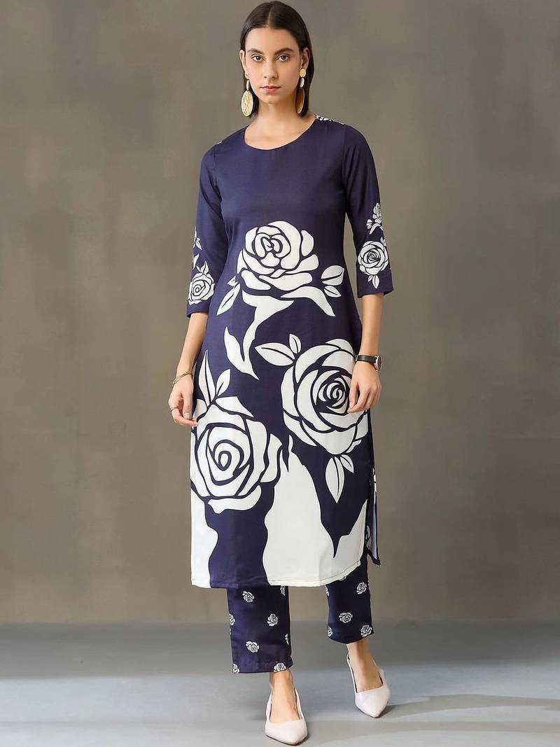 smart women printed kurta with trousers