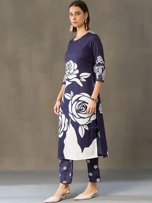 smart women printed kurta with trousers 6