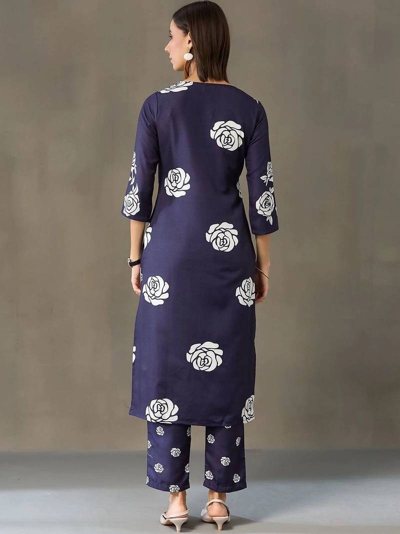smart women printed kurta with trousers