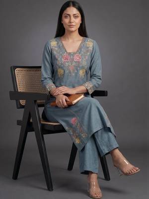 tailored women embroidered kurta with palazzos 4