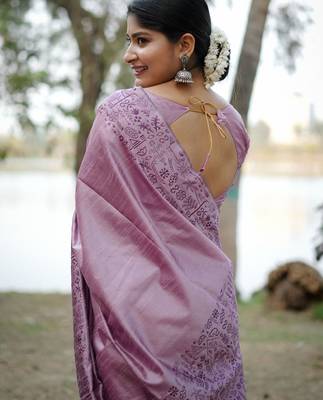 lavender woven design silk blend saree 4