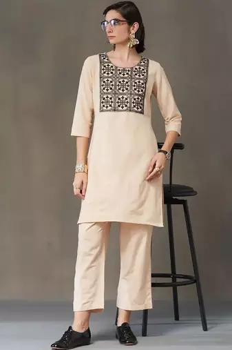 structured women embroidered kurta with trousers