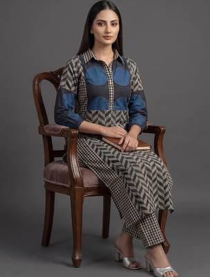 tailored women printed kurta with trousers 6