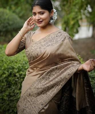 beige silk blend saree 3