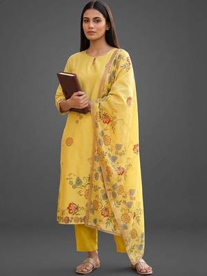 workwear women printed kurta with trousers with dupatta 1