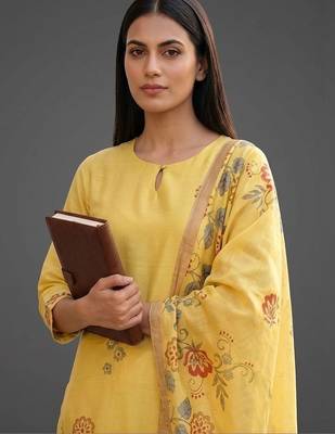 workwear women printed kurta with trousers with dupatta 4
