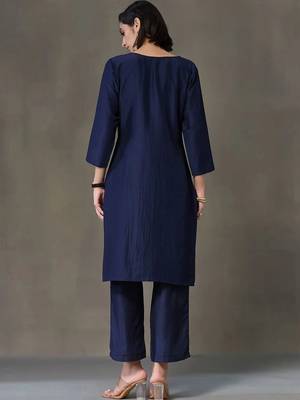 structured women embroidered kurta with trousers 7