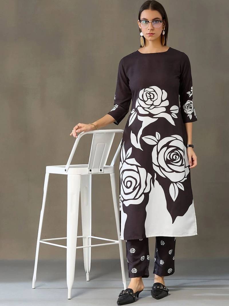 smart women kurta with trousers