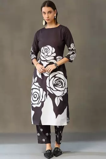 smart women kurta with trousers