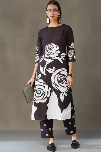 smart women kurta with trousers