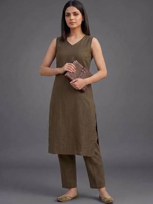 tailored women kurta with trousers with dupatta 7