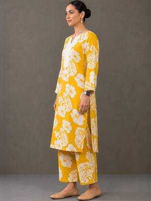 formal women printed kurta with palazzos 4