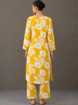 formal women printed kurta with palazzos 5