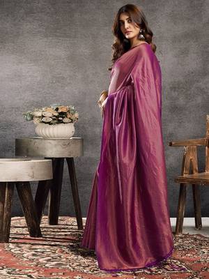 gold woven design banarasi saree 2