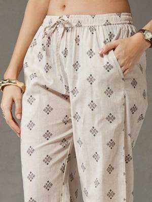 tailored women printed kurta with trousers with dupatta 4