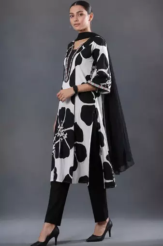 smart women printed kurta with trousers with dupatta