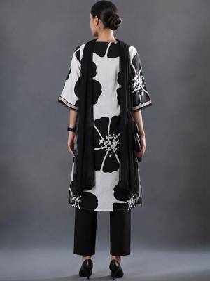 smart women printed kurta with trousers with dupatta 6