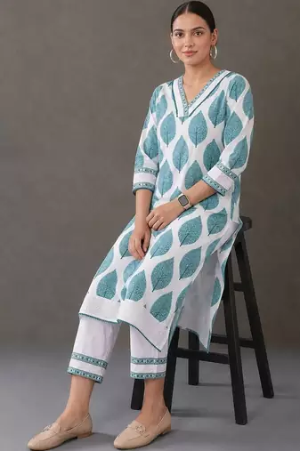 structured women printed kurta with trousers