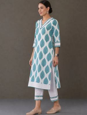 structured women printed kurta with trousers 4