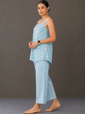 smart women printed kurti with palazzos 1