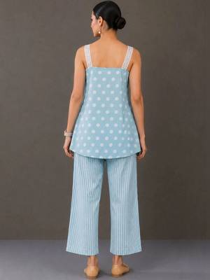smart women printed kurti with palazzos 2