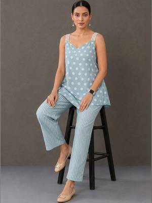 smart women printed kurti with palazzos 5